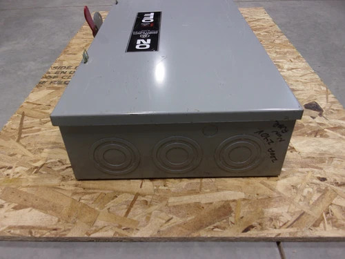 General Electric TG4324 200A 240V 3-Pole Non-Fusible General Duty Safety Switch — product image 7 of 8