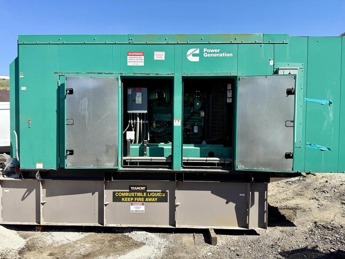 Cummins DFEK 500kW Standby / 455kW Prime Sound Attenuated Diesel Generator Set