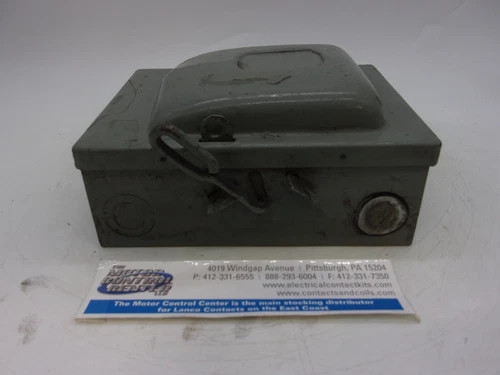 Square D Heavy Duty Safety Switch 30A 3P Fusible 240V NEMA 1 — product image 5 of 8