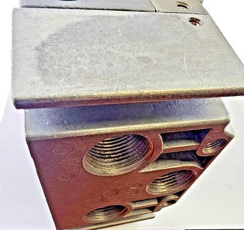 Joucomatic 35500100 Endplate 3/4 NPT Set of 2 — product image 3 of 4
