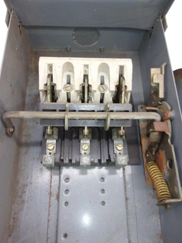 Westinghouse RHU361 Heavy Duty Safety Switch 30A 600V Non-Fusible NEMA 3R — product image 3 of 7