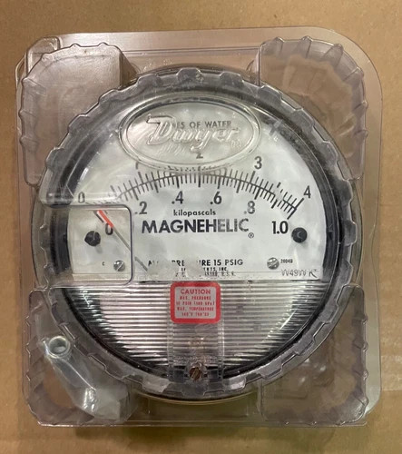 Dwyer Magnehelic Differential Pressure Gauge 2004D — primary product image