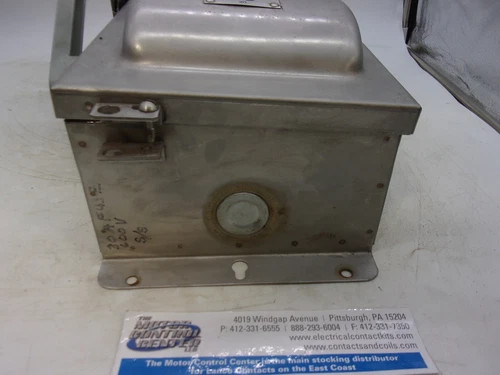 Siemens I-T-E F351SS Heavy Duty Safety Switch, 30A, 600V, 3-Pole, Fusible, NEMA 4/4X Stainless Steel Enclosure — product image 8 of 9