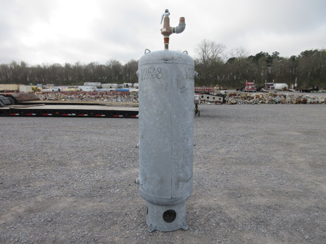 Manchester Tank 120 Gallon Vertical Air Receiver Tank A8009087 — product image 3 of 7