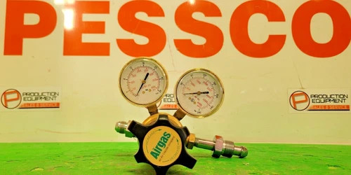 Airgas Servo-Dome Regulator Y11750250 Brass 1/2" MNPT — primary product image