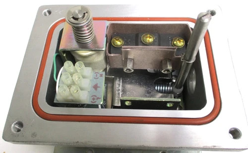 Metrix VibrAlert 5550-111-33 Mechanical Vibration Switch — product image 7 of 11
