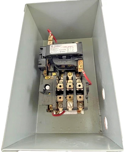 GE 300-Line Control Magnetic Starter CR306C2** NEMA Size 1 — product image 2 of 4