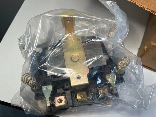 Schneider Electric Gould G223F Contact Kit Size 4 Type G 600VAC 135A — primary product image