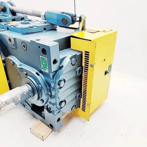 SEW-Eurodrive MC2PLHT05 Compact Gear Reducer 12.52:1 Ratio — product image 3 of 9