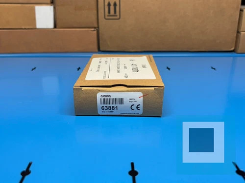 Banner Engineering Q50BNQ Discrete Triangulation Photoelectric Sensor 63881 — primary product image