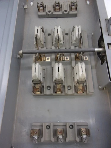 Cutler-Hammer 4162H312 Fusible Double Throw Safety Switch, 60A, 600V, 3P, NEMA 1 — product image 3 of 8