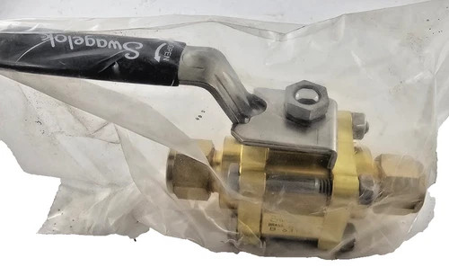 Swagelok B-63TS8 Brass Ball Valve 1/2" — primary product image