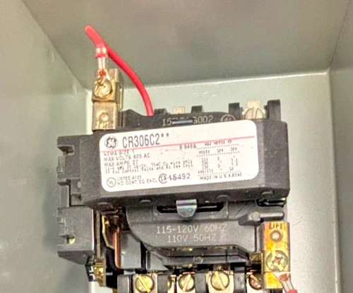 GE 300-Line Control Magnetic Starter CR306C2** NEMA Size 1 — product image 3 of 4