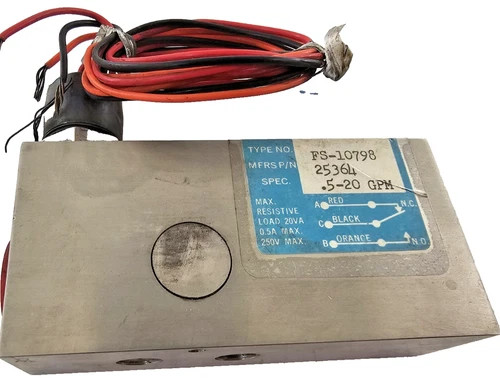 Gems Sensors FS-10798 Adjustable Liquid Flow Switch, 0.5-20 GPM, 1/2" NPT — product image 2 of 6