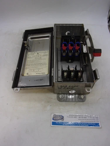 Square D H361DS Heavy Duty Safety Switch, 30A, 600V, 3P, Fusible, NEMA 4/4X/12 Stainless Steel — product image 4 of 8