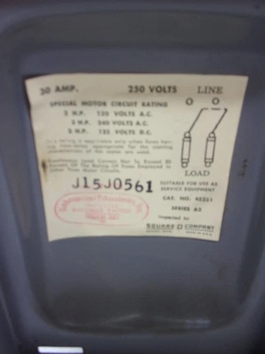 Square D 45251 30 Amp 240 Volt Fusible Disconnect Switch 2 Pole — product image 3 of 8