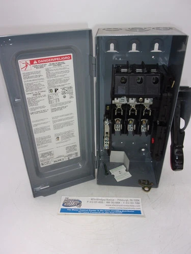 Square D H321N Heavy Duty Safety Switch, 30A, 3P, Fusible, 240V, NEMA 1 — product image 2 of 8