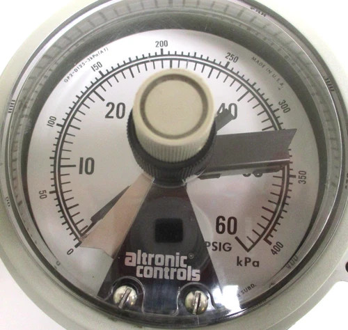 Altronic Controls 4PSHL Pressure Gauge with Switch, 0-60 PSI, 1/4" MNPT SST — product image 7 of 10