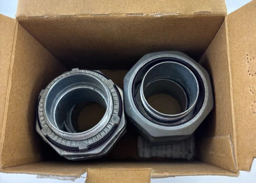 Eaton Crouse-Hinds LT150DC 1-1/2 Inch Straight Liquidtight Connector (Lot of 4) — product image 2 of 6