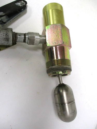 Norriseal Series 1005E Electric Liquid Level Switch Model 1018KVSU with 2" MNPT — product image 3 of 4