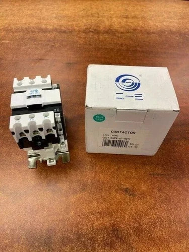 Tianshui GSC1-4011 3-Pole AC Contactor with 1 NO/1 NC Auxiliary Contacts — primary product image