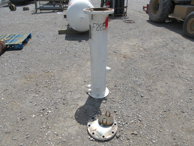 Valerus SS256-0 Vertical Pressure Vessel 8-5/8" x 3'9" — product image 10 of 10