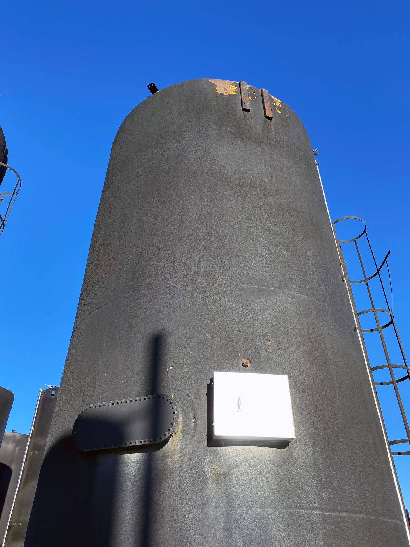 Used 1000 BBL Storage Tanks – Partially Coated — product image 5 of 6