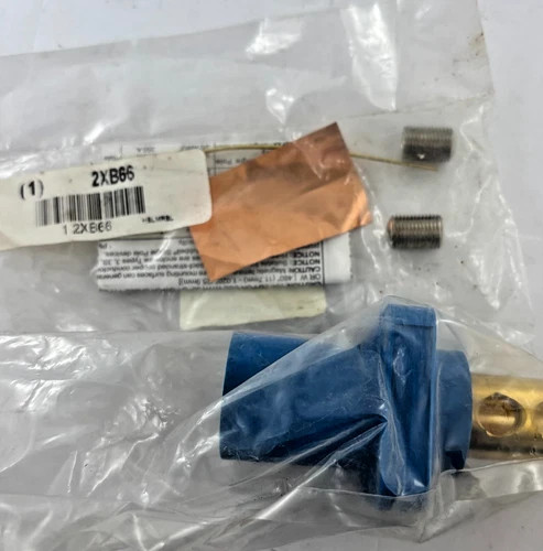 Hubbell HBLMRBL Single Pole Male Receptacle, Blue — product image 4 of 4