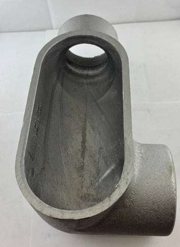 Eaton Crouse-Hinds Form 7 LR77 2-1/2 Inch Conduit Body — product image 4 of 5