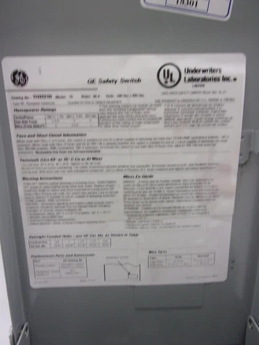 GE Heavy Duty Safety Switch TH3221R, 30A, Fusible, NEMA 3R — product image 6 of 8