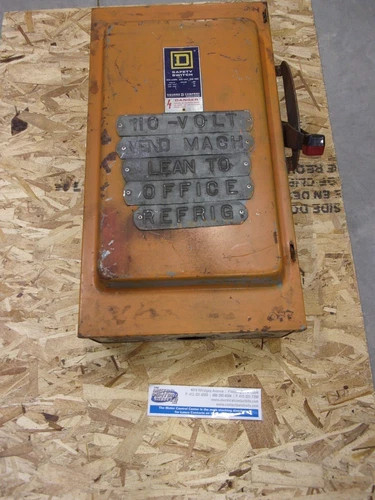 Square D H224 Heavy Duty Fusible Safety Switch, 200A, 240VAC/250VDC, NEMA 1 — primary product image