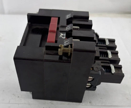Cutler-Hammer C50CN3 Series A1 NEMA Size 1 Reversing Contactor — product image 4 of 7