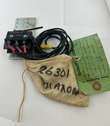Honeywell MICRO SWITCH DT-2RV3881-B6 Snap-Action Limit Switch