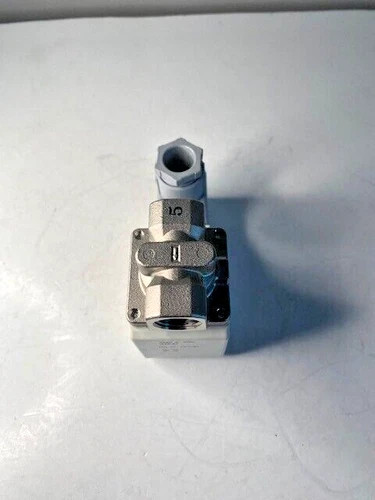 SMC Solenoid Valve VX232LG13 24VDC 2-Way 3/8" NPT