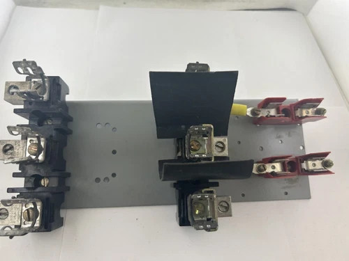Littelfuse 3-Pole Fuse Mount E47048 — product image 3 of 3