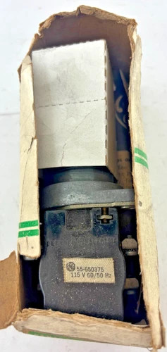 General Electric CR2940UW221A2 Heavy Duty Oil-Tight Illuminated Push Button — product image 2 of 6