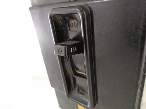 General Electric TF136C5015 3-Pole 15A 600V Molded Case Circuit Breaker — product image 3 of 8