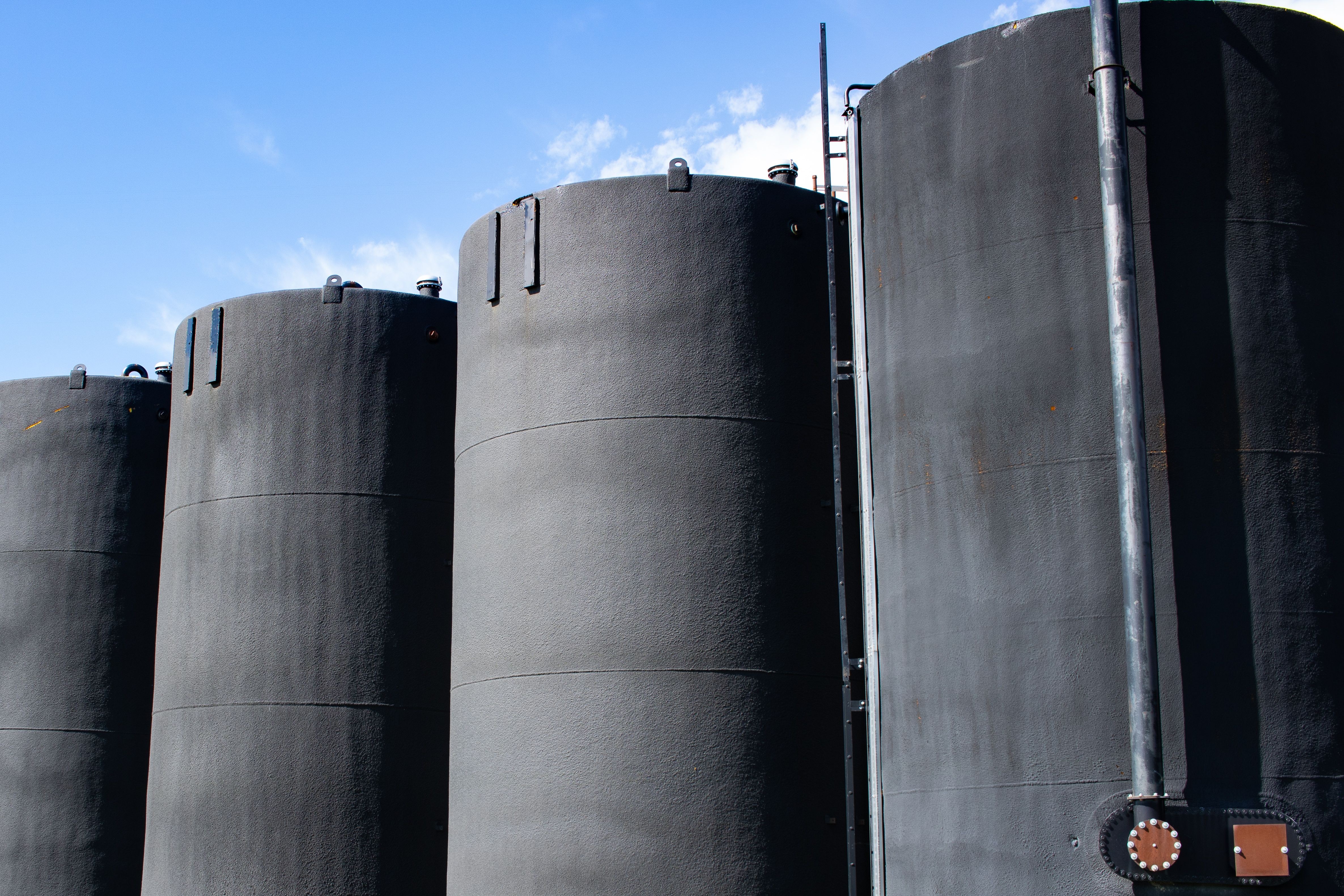 New 1000 BBL Internally Coated Storage Tanks