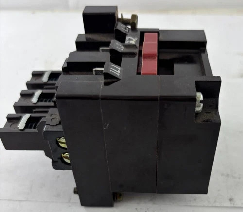 Cutler-Hammer C50CN3 Series A1 NEMA Size 1 Reversing Contactor — product image 6 of 7