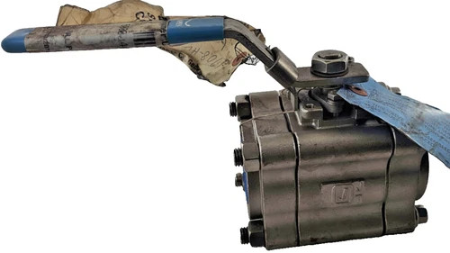Jamesbury 4D 3600 XTB2 1-1/2 Inch Stainless Steel Ball Valve — primary product image