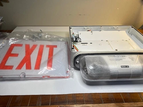 Lightalarms WWYV2431RDA4X/2L3 LED Emergency Exit Sign