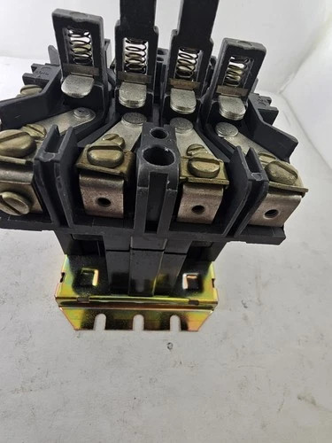 Westinghouse A201K1CX Size 1 3-Pole Non-Reversing Magnetic Motor Starter — product image 9 of 11