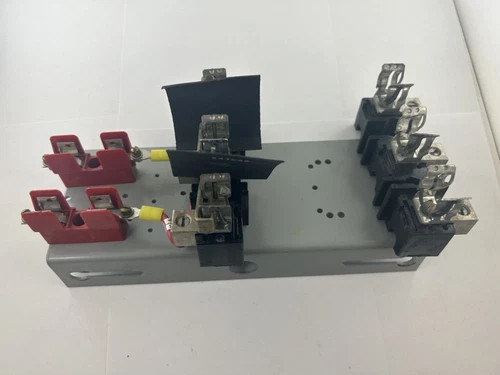 Littelfuse 3-Pole Fuse Mount E47048