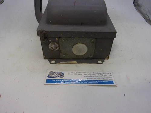 Square D H86342 Fusible Heavy Duty Safety Switch, 60A, 600V, 3-Pole, NEMA 1 — product image 7 of 8