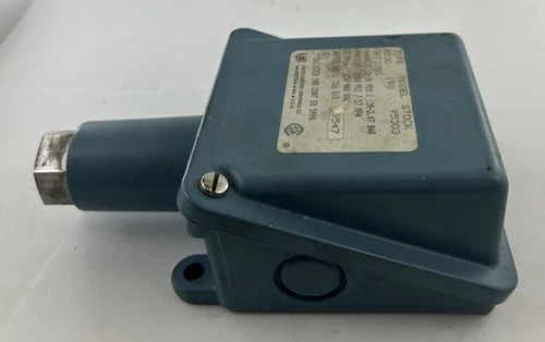 United Electric Controls H100-190 Vacuum Switch — product image 3 of 5