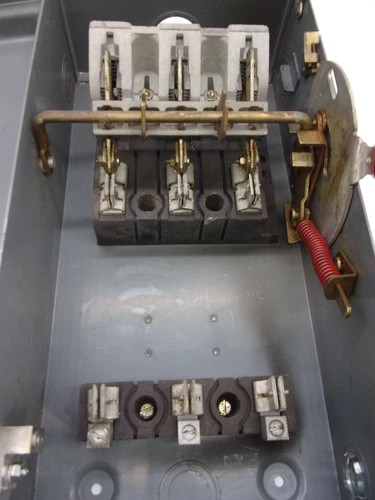 Westinghouse HF363 Heavy Duty Safety Switch, 100A, 600V, 3-Pole, Fusible, NEMA 1 — product image 3 of 7