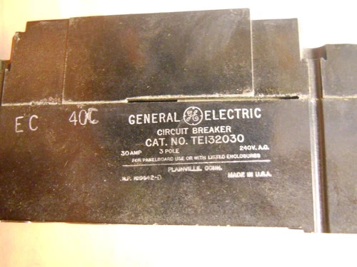 General Electric TE132030 30A 240V 3-Pole Molded Case Circuit Breaker — product image 4 of 6