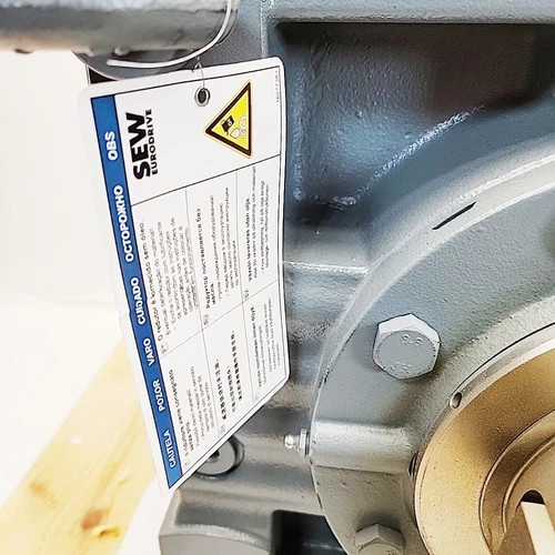 SEW-Eurodrive MC3RVSF05 Helical Gear Reducer 70:1 Ratio — product image 5 of 10