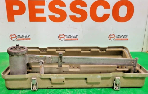 Halliburton Pressurized Fluid Density Balance