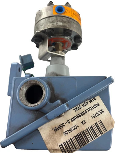 United Electric J400-361 Pressure Switch, 0-300 PSI, SPDT, Stainless Steel — product image 5 of 6